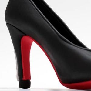 Stiletto Black - Size 6. 1 Per Box 300